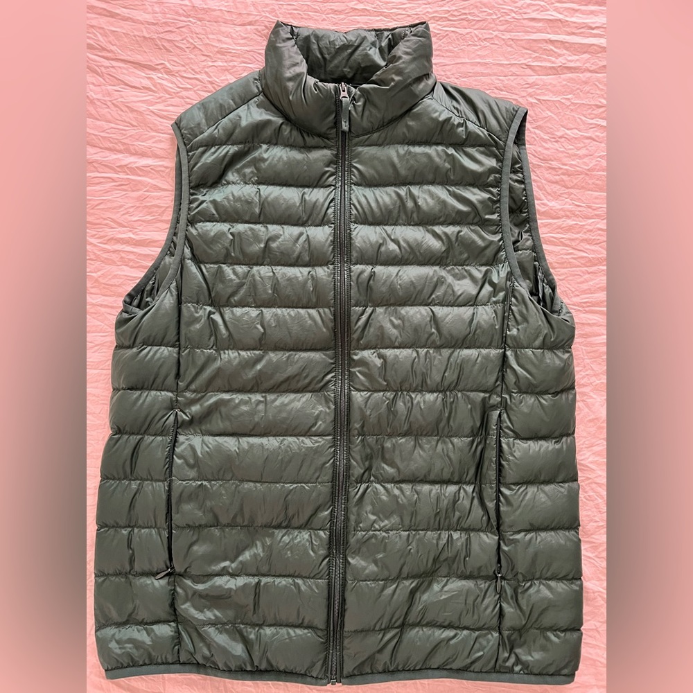 Uniqlo Puffer Vest - Forest Green